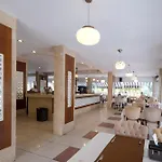 Kandelor מלון